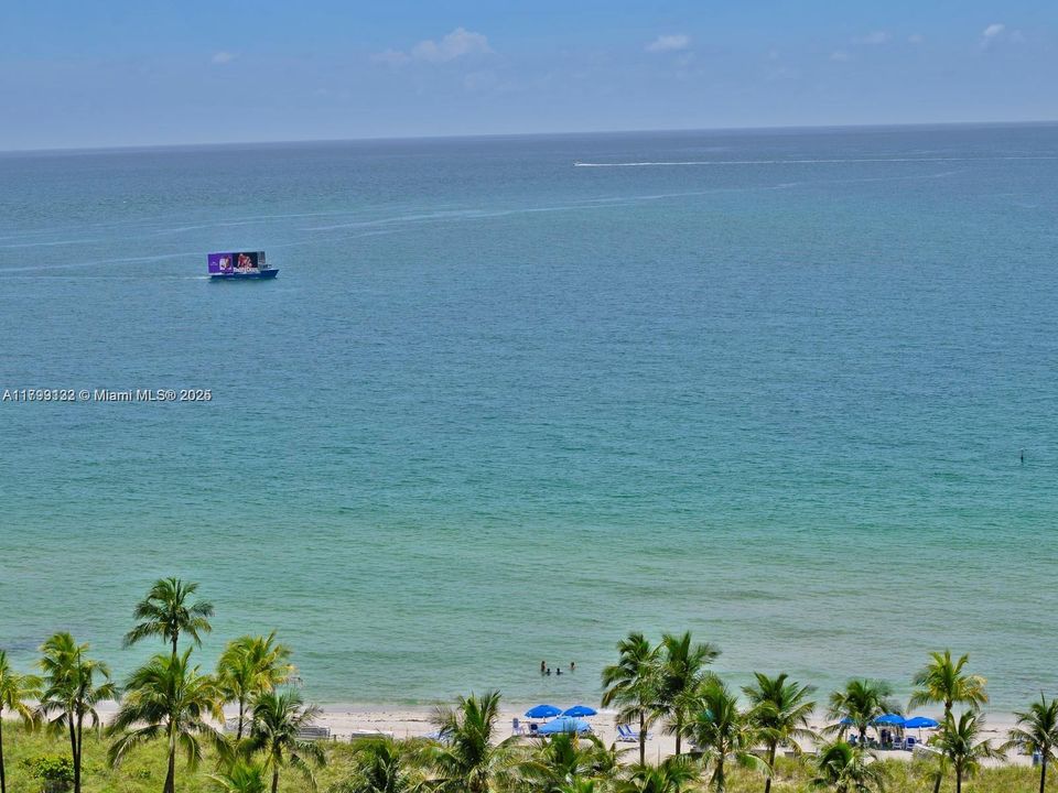 Recently Sold: $3,900,000 (3 beds, 4 baths, 3110 Square Feet)