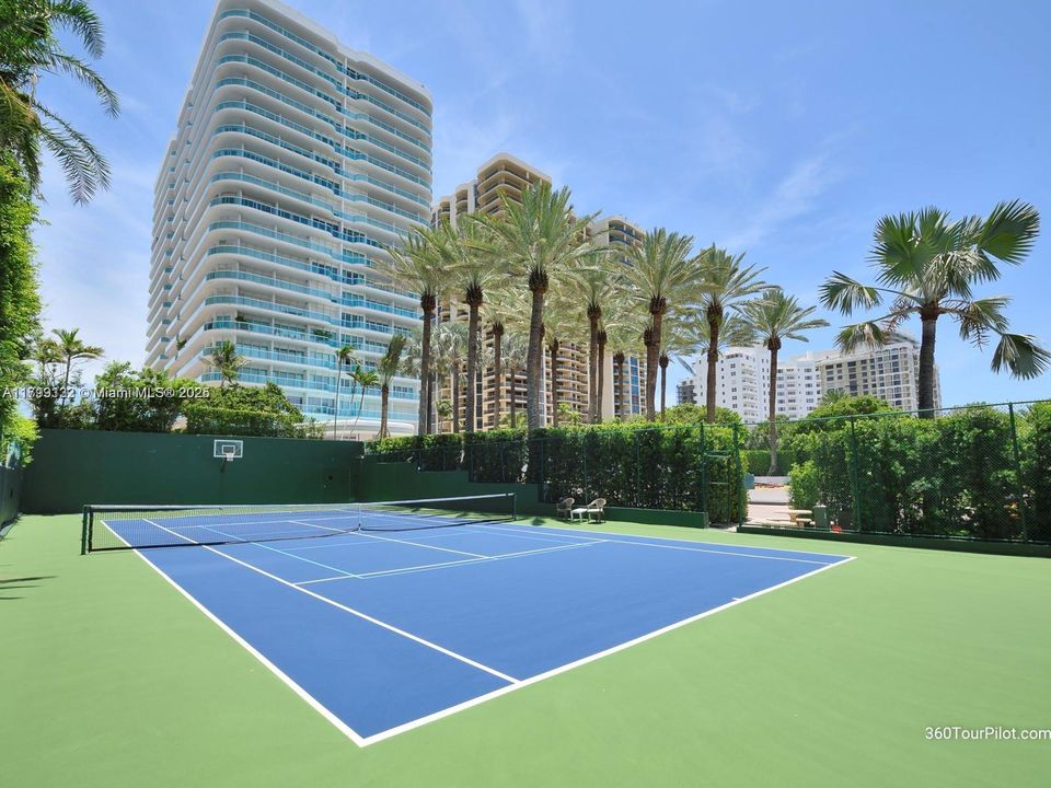 Recently Sold: $3,900,000 (3 beds, 4 baths, 3110 Square Feet)