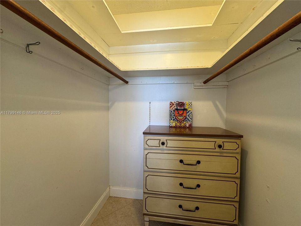 待售: $154,950 (1 贝兹, 1 浴室, 600 平方英尺)