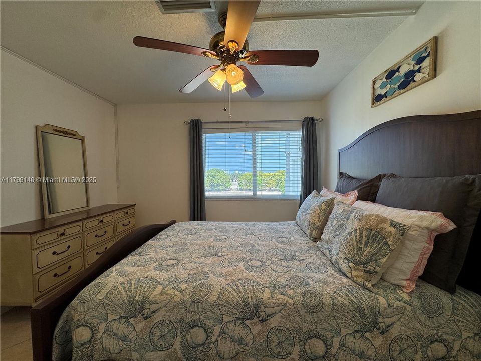 待售: $154,950 (1 贝兹, 1 浴室, 600 平方英尺)