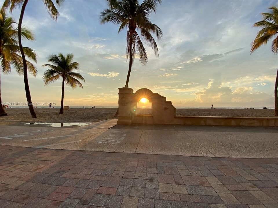 待售: $154,950 (1 贝兹, 1 浴室, 600 平方英尺)