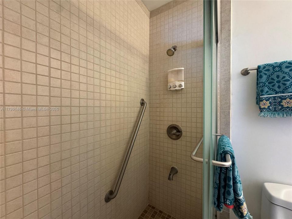 待售: $154,950 (1 贝兹, 1 浴室, 600 平方英尺)