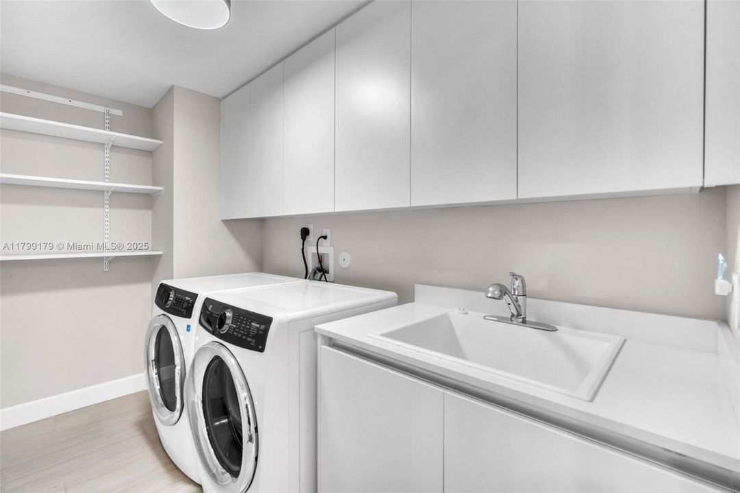 Недавно продано: $1,250,000 (2 спален, 2 ванн, 1783 Квадратных фут)