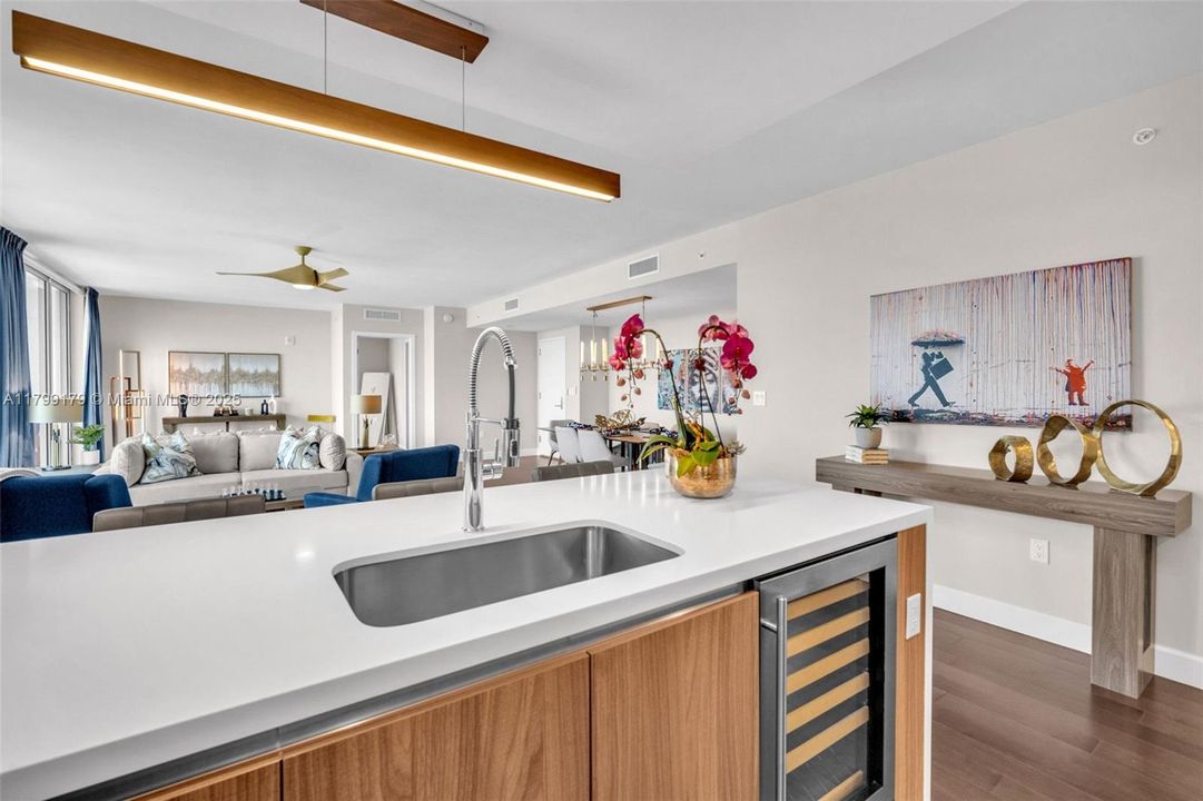 Недавно продано: $1,250,000 (2 спален, 2 ванн, 1783 Квадратных фут)