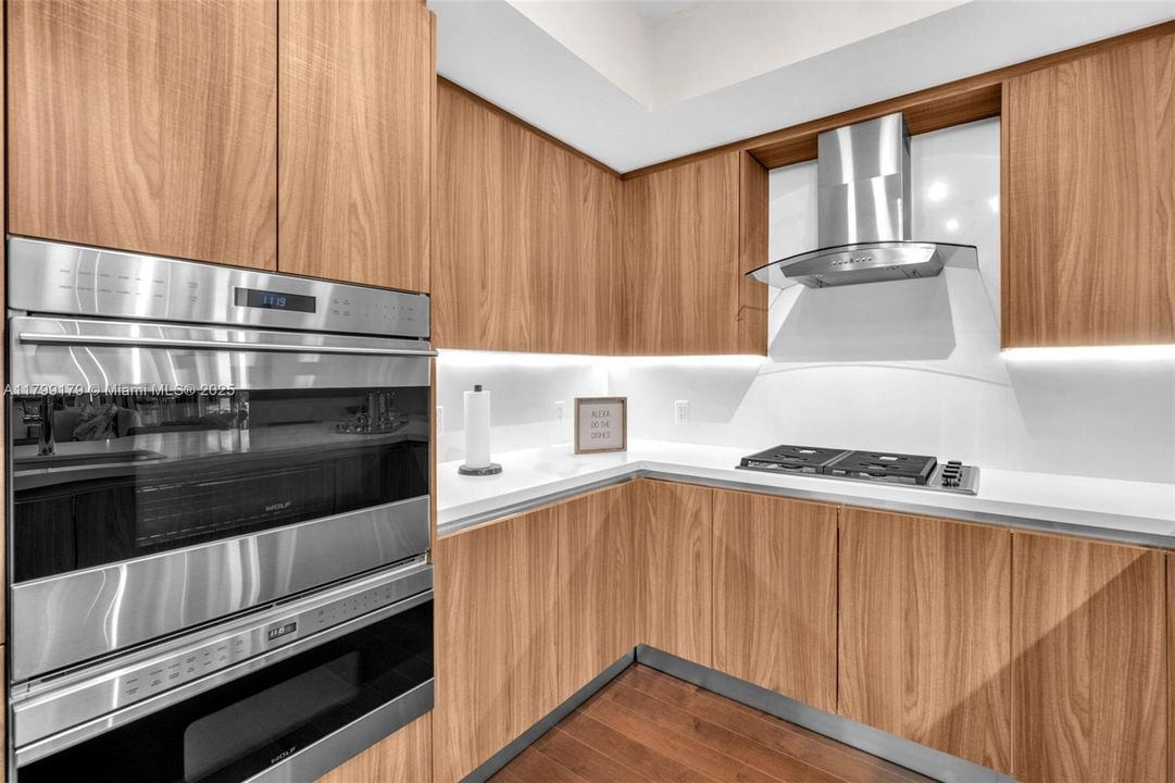 Недавно продано: $1,250,000 (2 спален, 2 ванн, 1783 Квадратных фут)