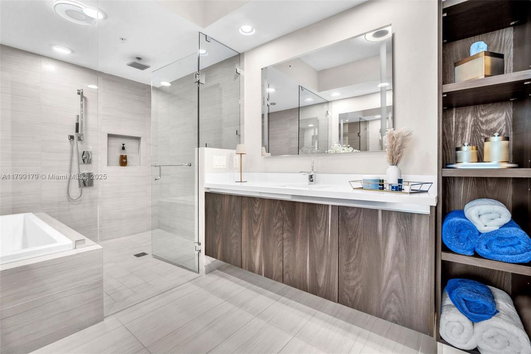 Недавно продано: $1,250,000 (2 спален, 2 ванн, 1783 Квадратных фут)