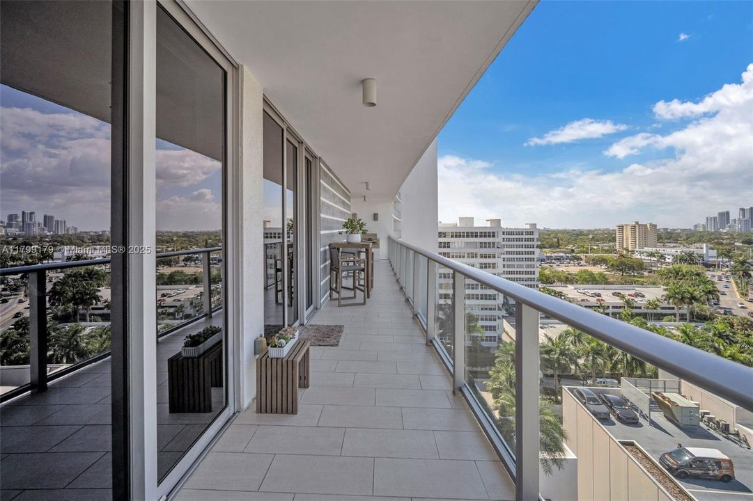 Недавно продано: $1,250,000 (2 спален, 2 ванн, 1783 Квадратных фут)