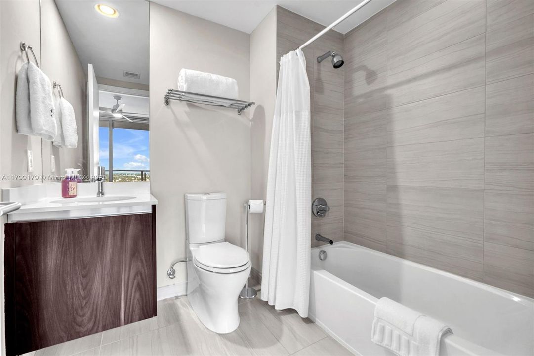 Недавно продано: $1,250,000 (2 спален, 2 ванн, 1783 Квадратных фут)