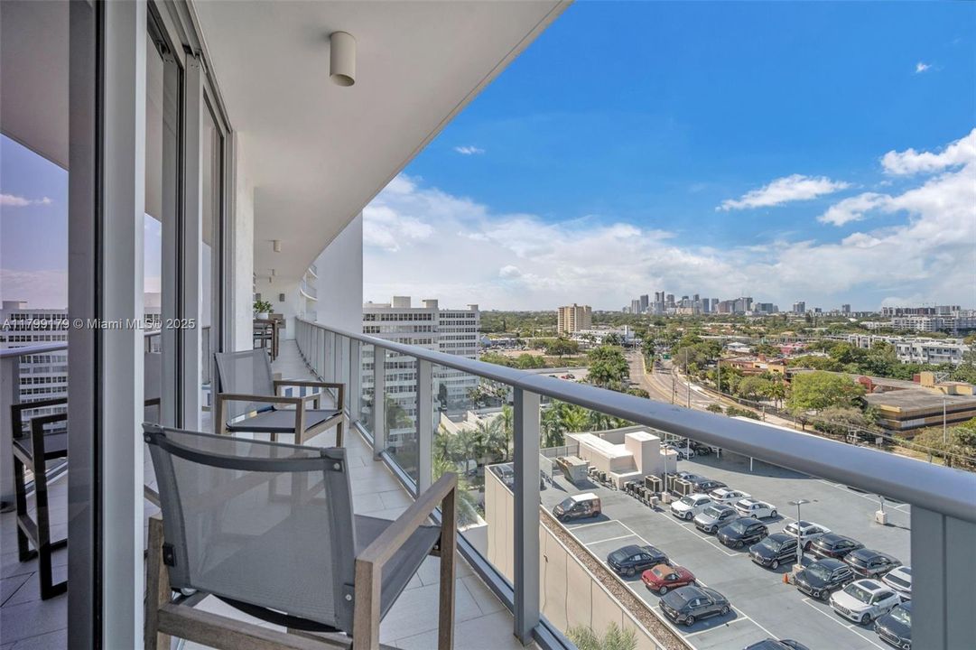 Недавно продано: $1,250,000 (2 спален, 2 ванн, 1783 Квадратных фут)