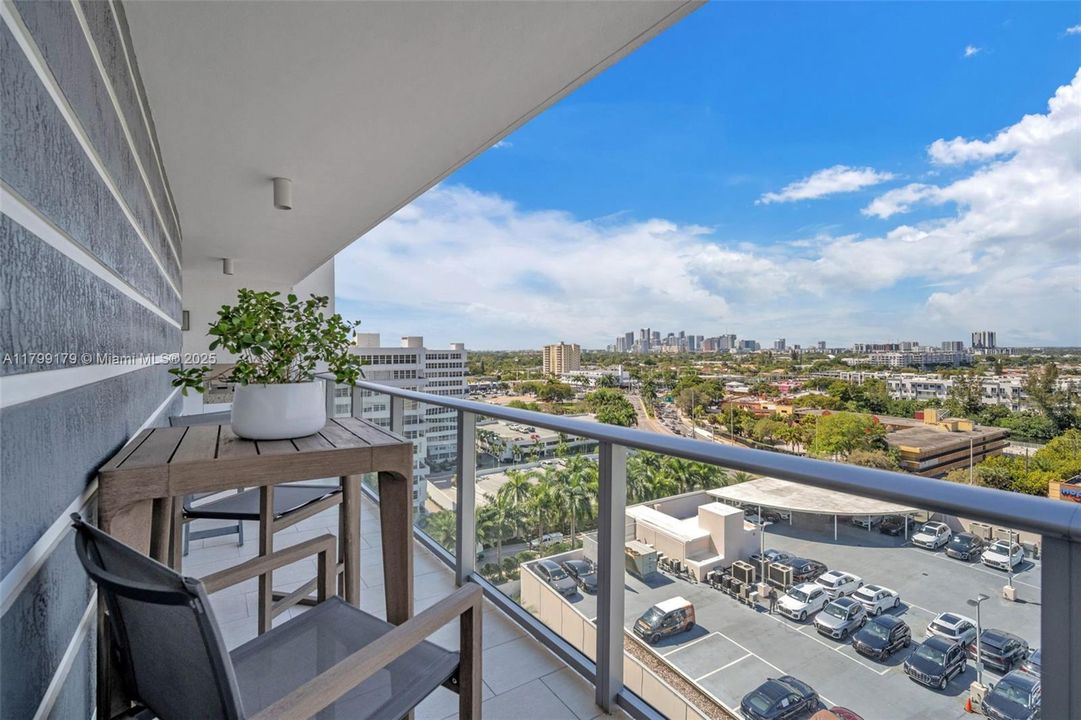 Недавно продано: $1,250,000 (2 спален, 2 ванн, 1783 Квадратных фут)