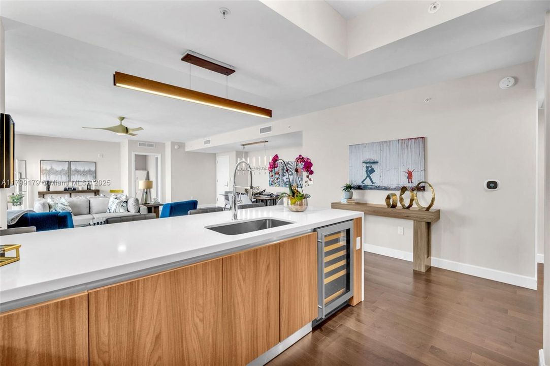 Недавно продано: $1,250,000 (2 спален, 2 ванн, 1783 Квадратных фут)