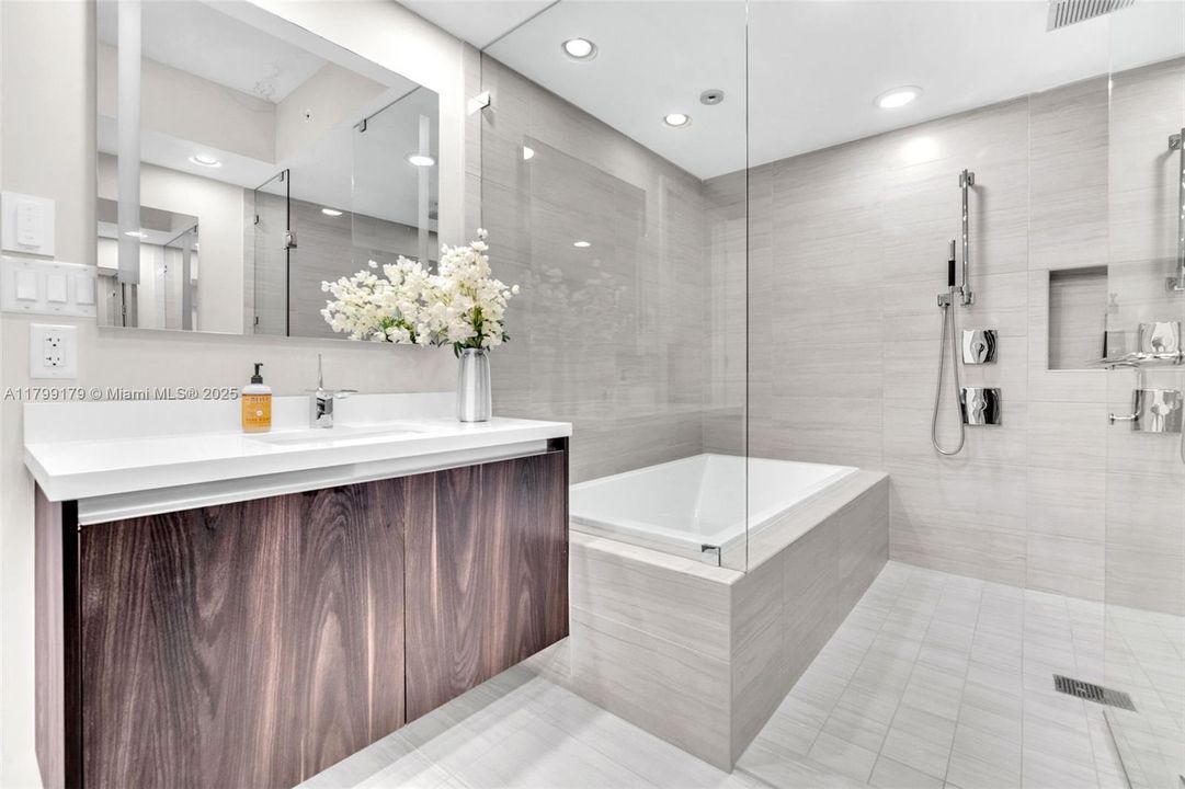 Недавно продано: $1,250,000 (2 спален, 2 ванн, 1783 Квадратных фут)