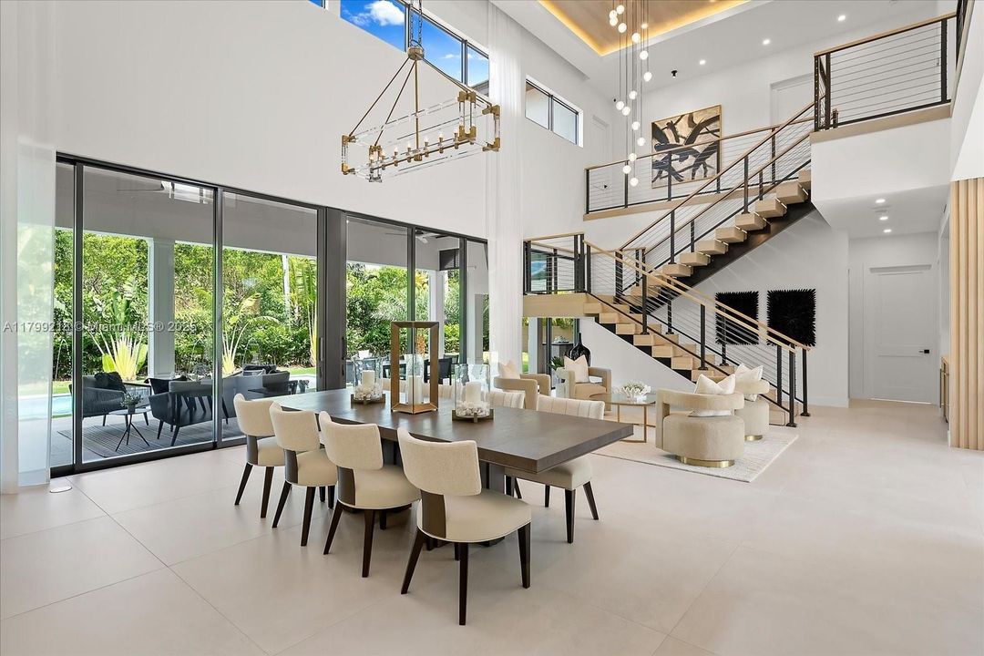 Recently Sold: $5,095,000 (6 beds, 6 baths, 5500 Square Feet)
