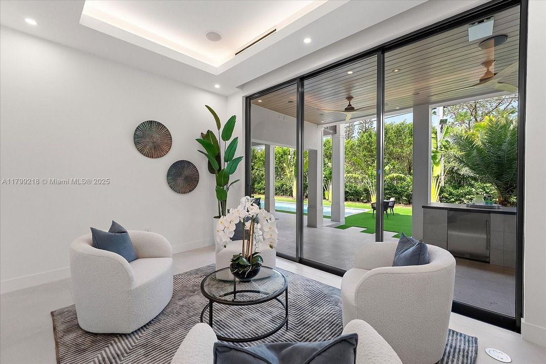 Recently Sold: $5,095,000 (6 beds, 6 baths, 5500 Square Feet)