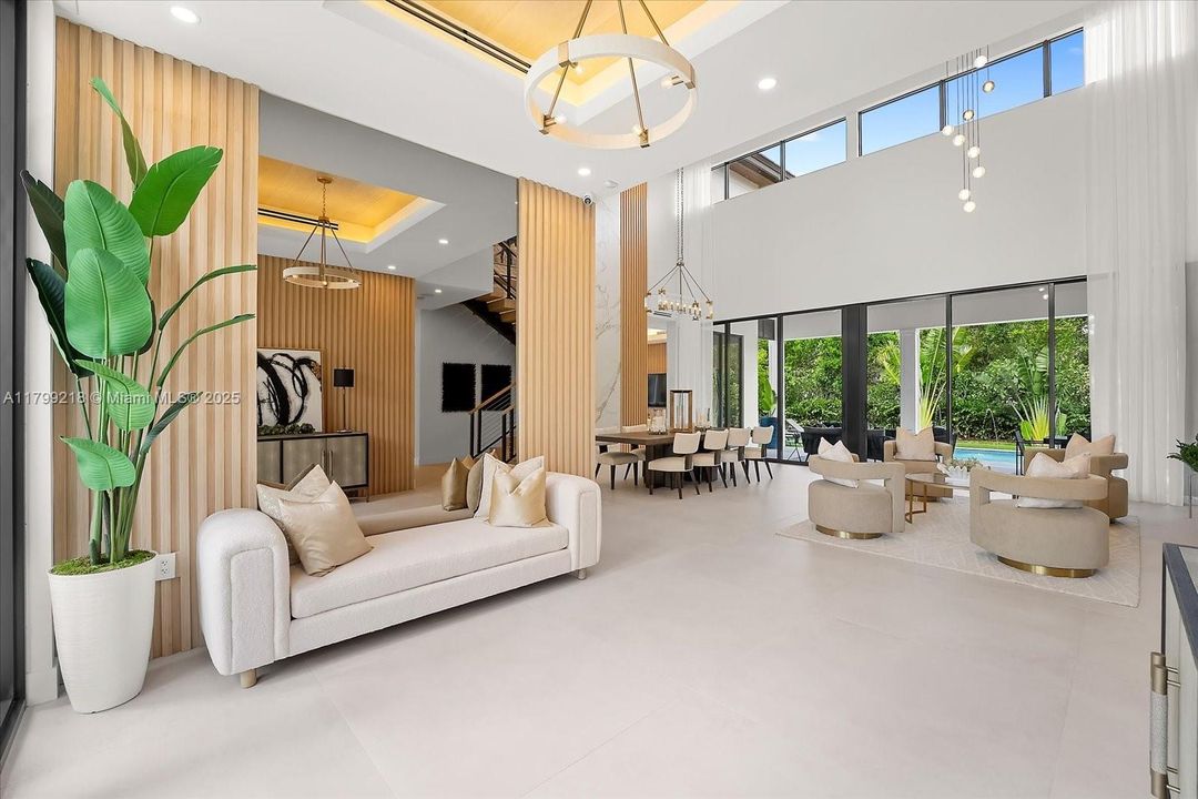 Recently Sold: $5,095,000 (6 beds, 6 baths, 5500 Square Feet)