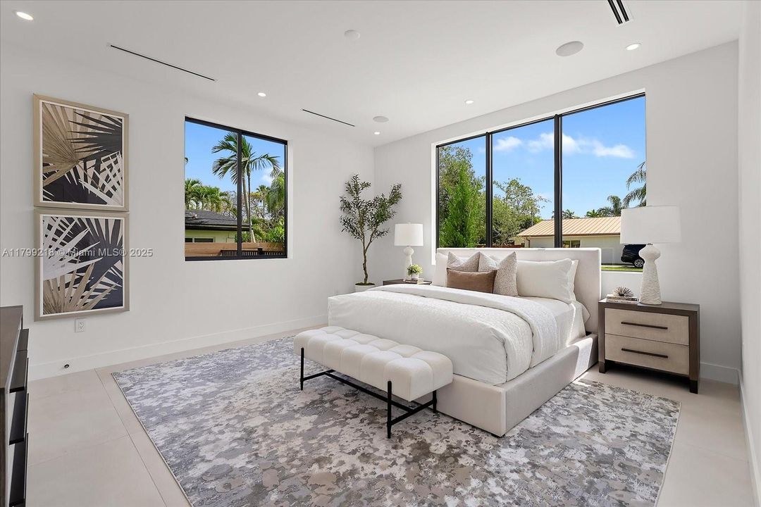 Recently Sold: $5,095,000 (6 beds, 6 baths, 5500 Square Feet)