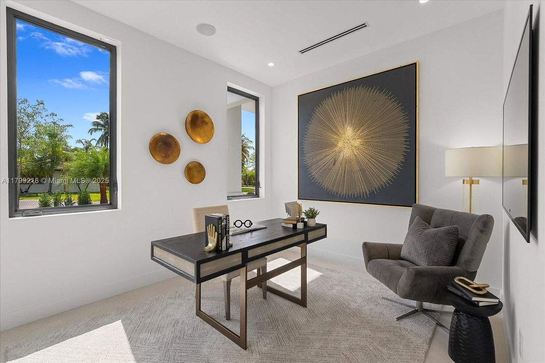 Recently Sold: $5,095,000 (6 beds, 6 baths, 5500 Square Feet)