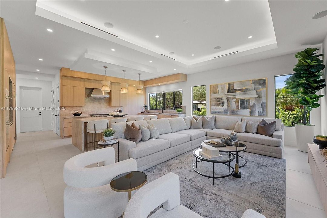 Recently Sold: $5,095,000 (6 beds, 6 baths, 5500 Square Feet)