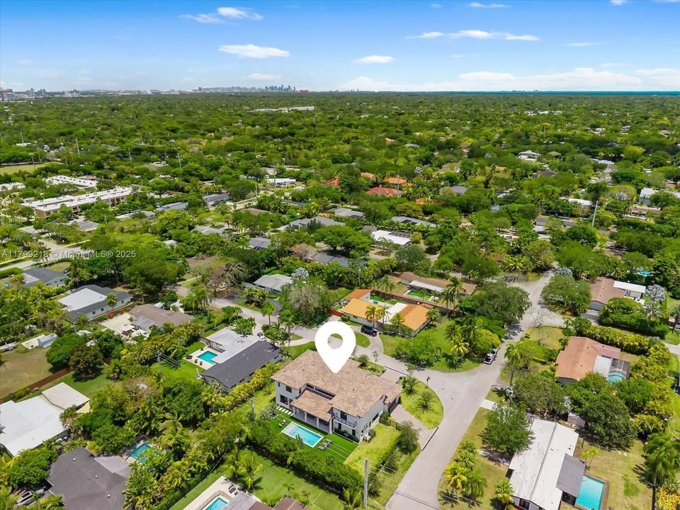 Recently Sold: $5,095,000 (6 beds, 6 baths, 5500 Square Feet)