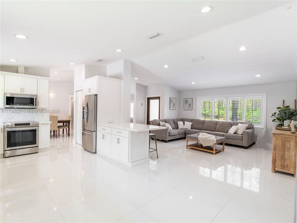 Recently Sold: $999,900 (3 beds, 2 baths, 0 Square Feet)