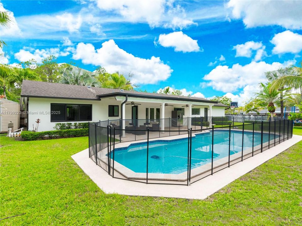 Recently Sold: $999,900 (3 beds, 2 baths, 0 Square Feet)