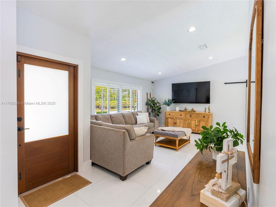 Recently Sold: $999,900 (3 beds, 2 baths, 0 Square Feet)