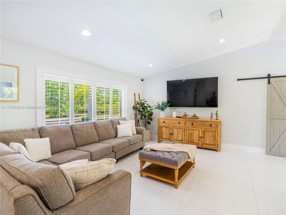 Recently Sold: $999,900 (3 beds, 2 baths, 0 Square Feet)