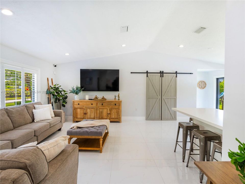 Recently Sold: $999,900 (3 beds, 2 baths, 0 Square Feet)