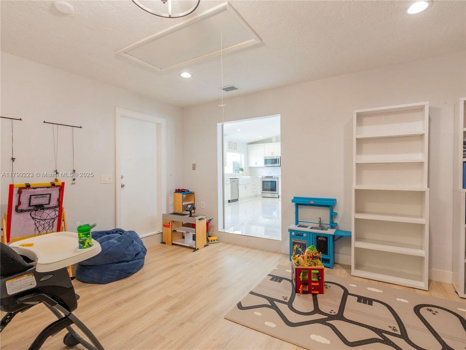 Recently Sold: $999,900 (3 beds, 2 baths, 0 Square Feet)