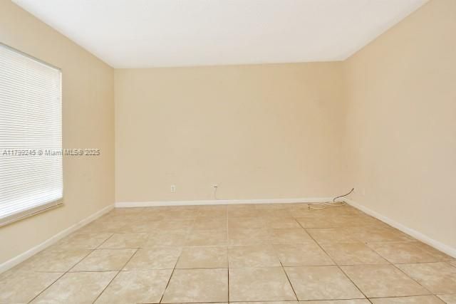 最近售出: $138,500 (1 贝兹, 1 浴室, 768 平方英尺)