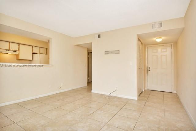 最近售出: $138,500 (1 贝兹, 1 浴室, 768 平方英尺)