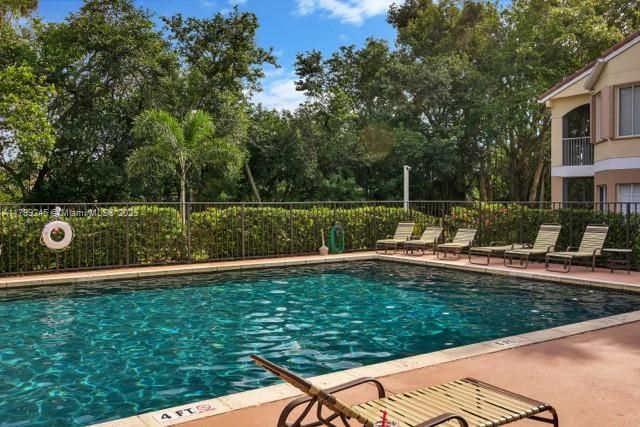 最近售出: $138,500 (1 贝兹, 1 浴室, 768 平方英尺)