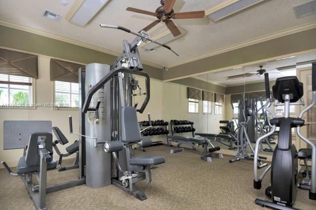 最近售出: $138,500 (1 贝兹, 1 浴室, 768 平方英尺)