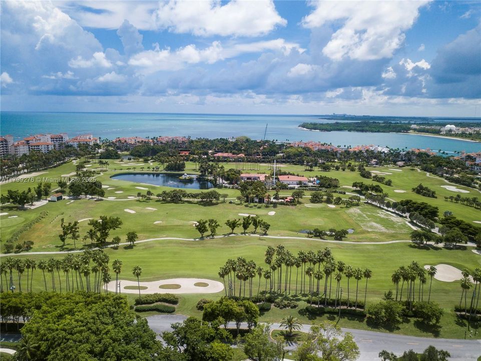 Active With Contract: $8,200,000 (3 beds, 2 baths, 2530 Square Feet)