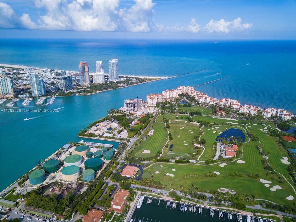 Active With Contract: $8,200,000 (3 beds, 2 baths, 2530 Square Feet)