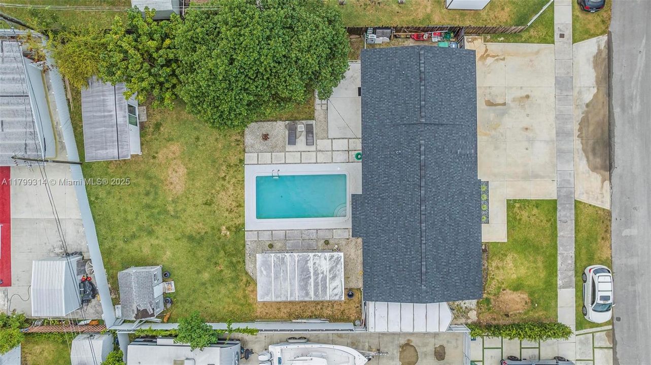 Под контрактом: $769,000 (3 спален, 2 ванн, 1614 Квадратных фут)