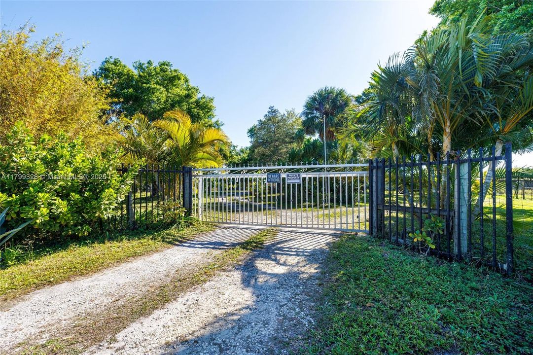 En Venta: $849,900 (4 camas, 2 baños, 0 Pies cuadrados)