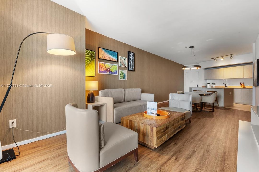 For Rent: $5,500 (1 beds, 1 baths, 852 Square Feet)