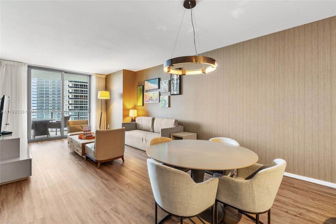 For Rent: $5,500 (1 beds, 1 baths, 852 Square Feet)