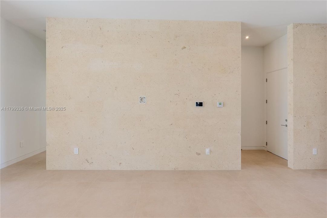 For Sale: $3,199,000 (5 beds, 5 baths, 4255 Square Feet)