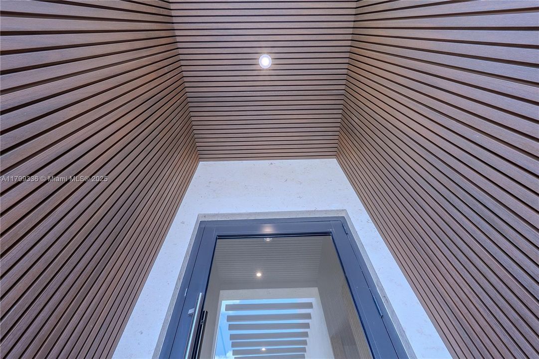 For Sale: $3,199,000 (5 beds, 5 baths, 4255 Square Feet)