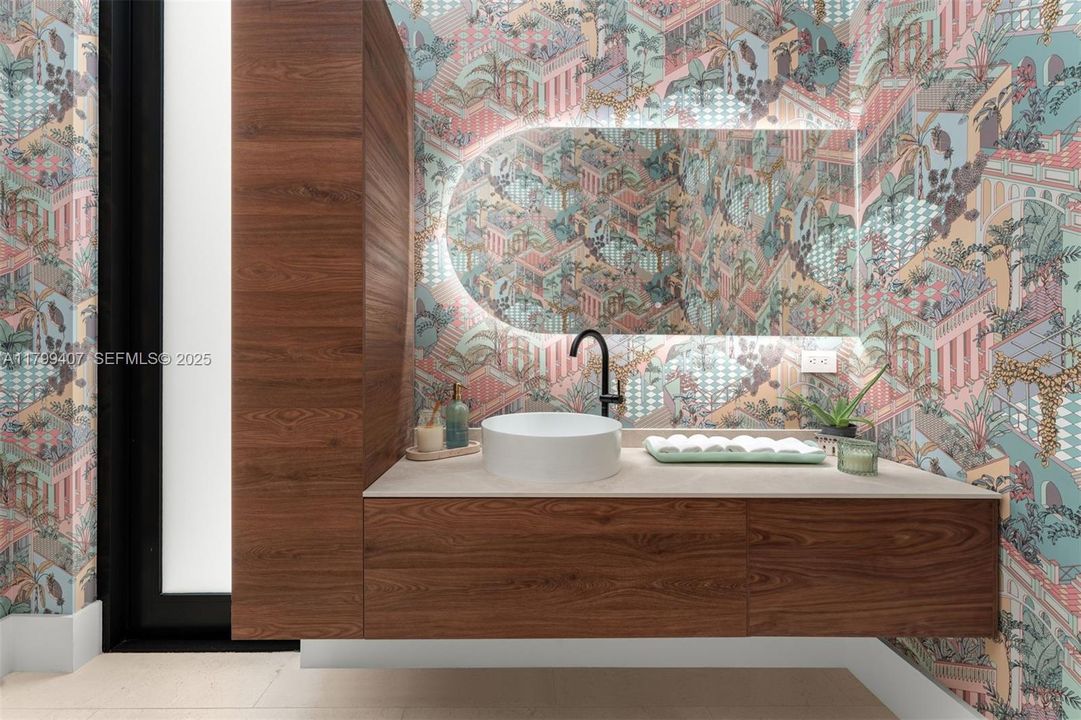 Activo con contrato: $5,000,000 (5 camas, 4 baños, 3944 Pies cuadrados)