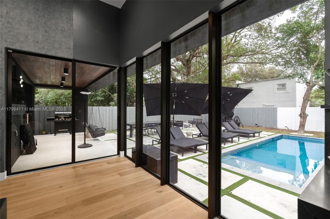 For Sale: $2,080,000 (5 beds, 3 baths, 1940 Square Feet)