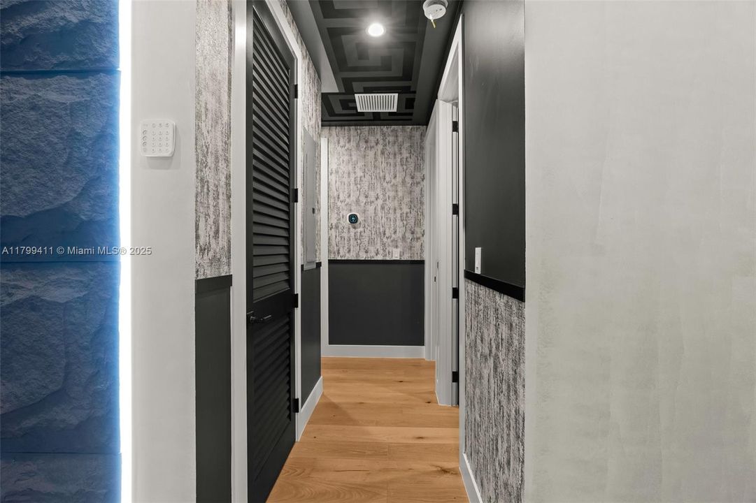 For Sale: $2,080,000 (5 beds, 3 baths, 1940 Square Feet)