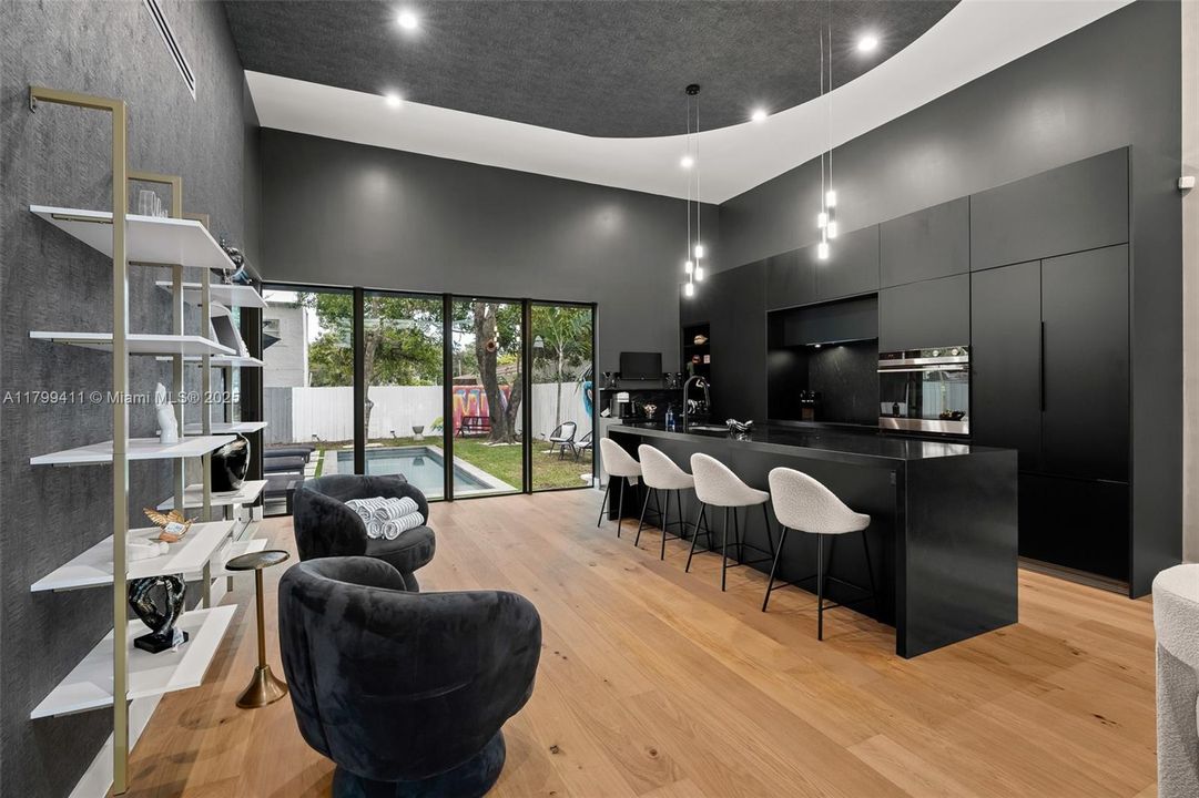 For Sale: $2,080,000 (5 beds, 3 baths, 1940 Square Feet)