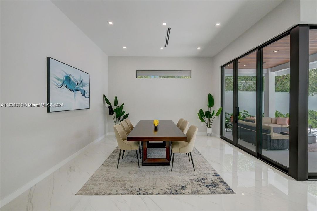 For Sale: $5,150,000 (5 beds, 4 baths, 3912 Square Feet)
