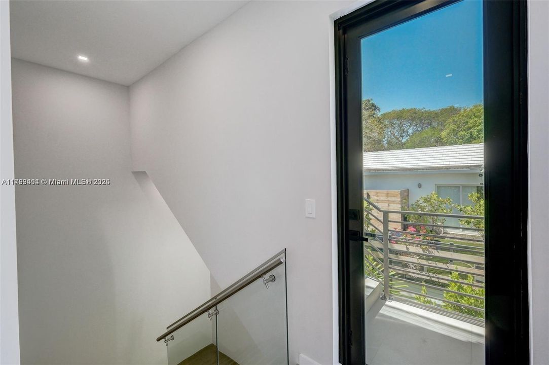 For Sale: $5,150,000 (5 beds, 4 baths, 3912 Square Feet)