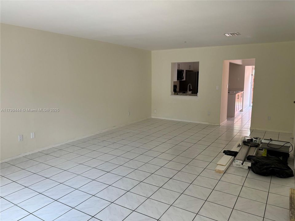 Недавно арендовано: $2,700 (2 спален, 2 ванн, 1395 Квадратных фут)