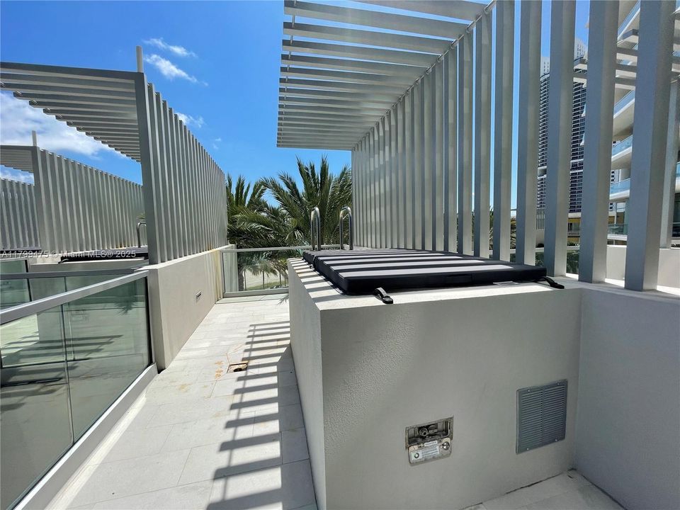 На продажу: $850,000 (0 спален, 1 ванн, 230 Квадратных фут)