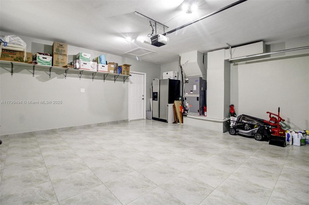 For Sale: $1,195,000 (3 beds, 2 baths, 1567 Square Feet)